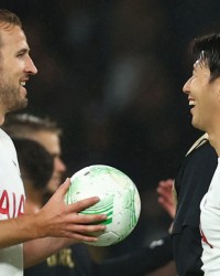  热刺锋霸凯恩戴帽，主场五球横扫伯恩利震撼英超