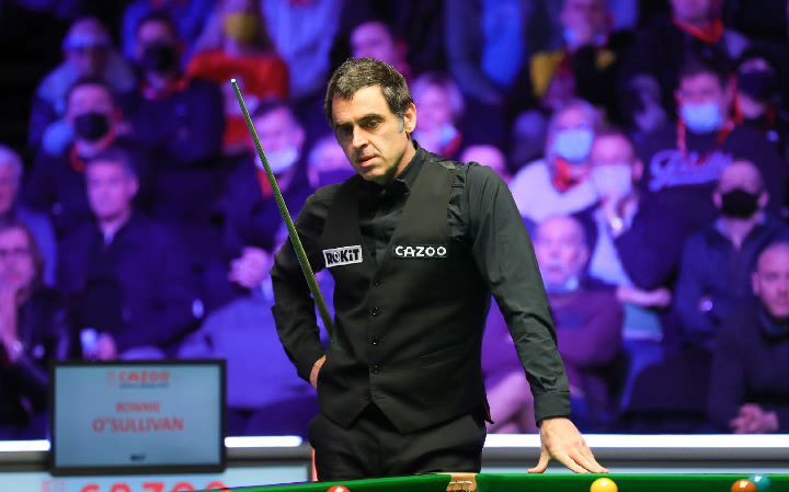  法兰克福主帅赛后炮轰裁判争议判罚  