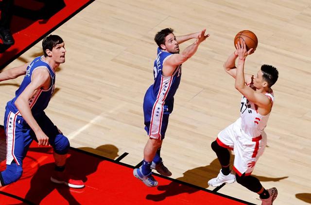  范弗里特关键球稳定局势猛龙险胜老鹰